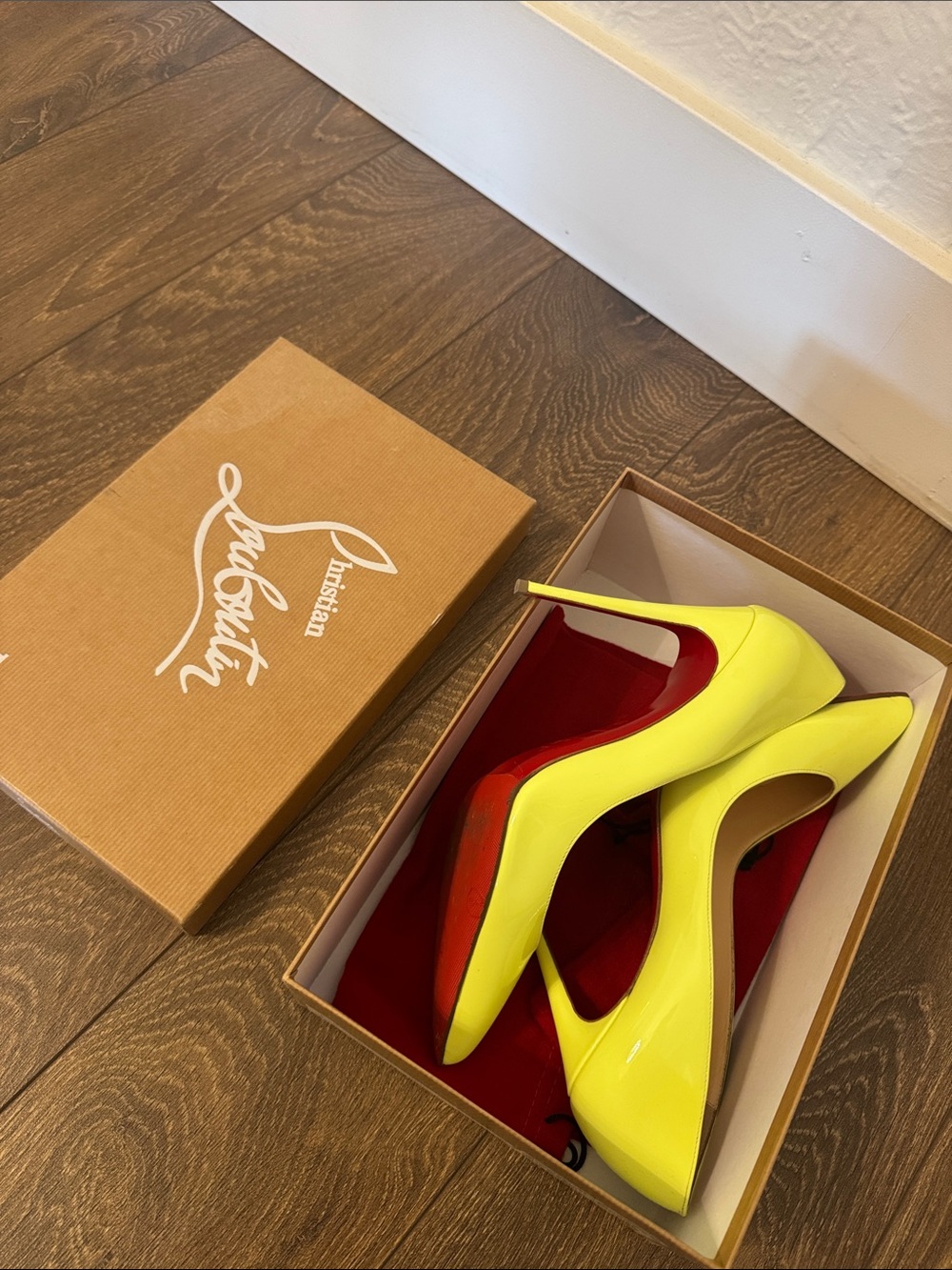 Christian Louboutin heels Neon Yellow Pigalle follies 39,5